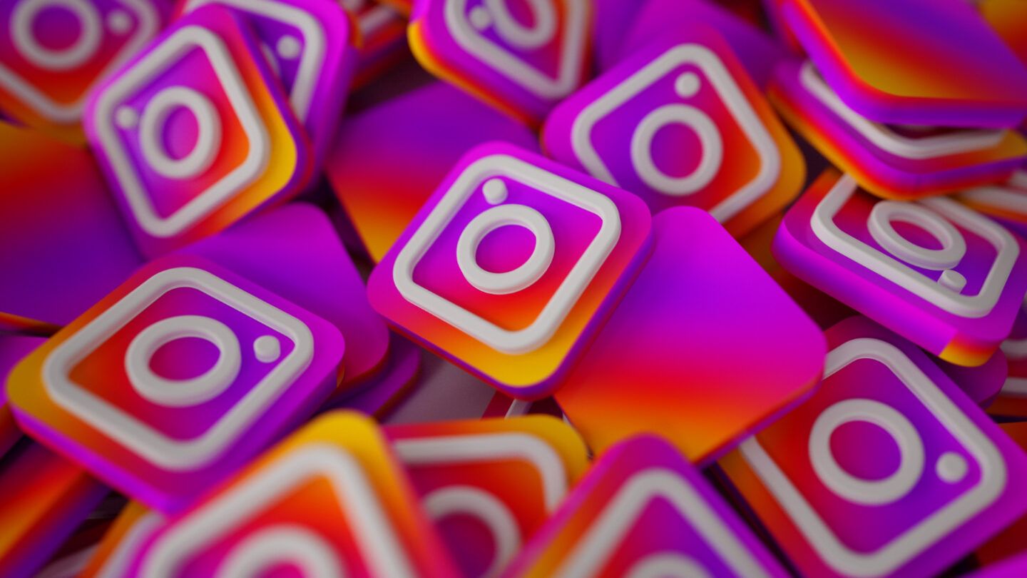 Cos’è Artifact, il nuovo social delle notizie di Instagram